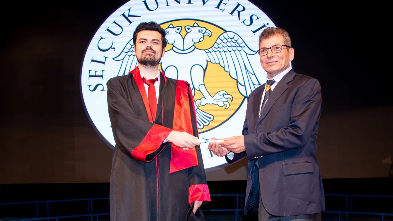 Selçuk Tıp’tan 185 genç doktor mezun oldu